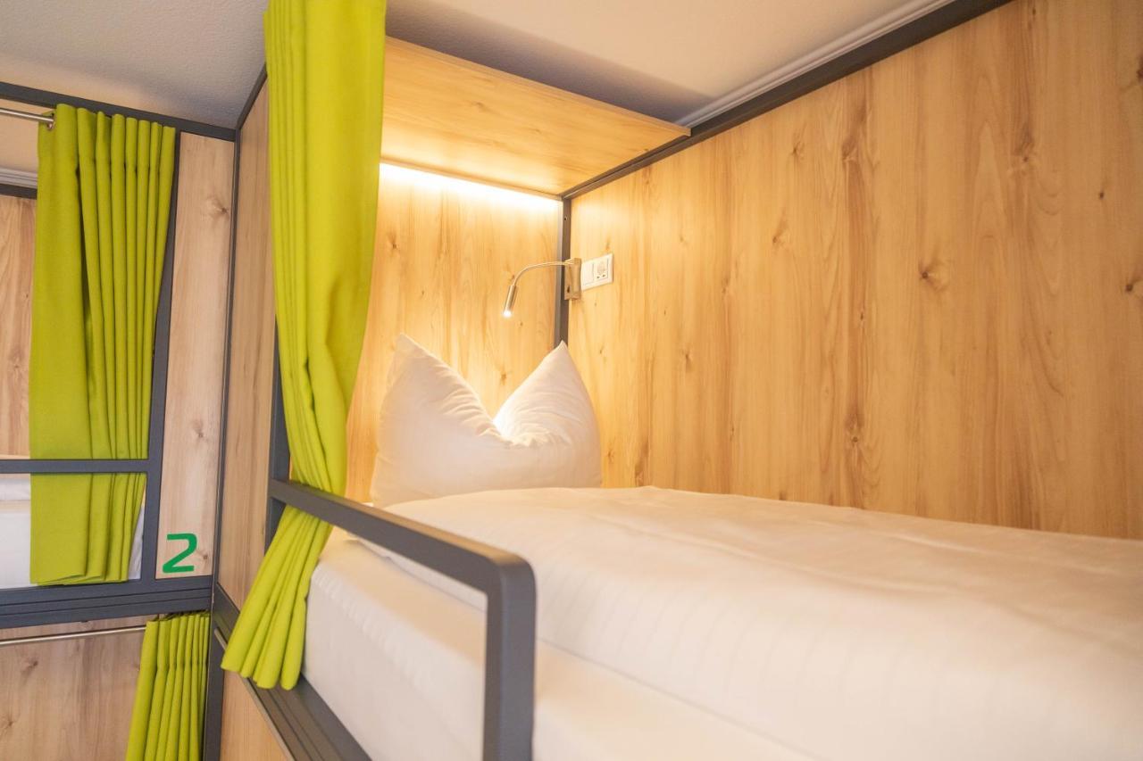 Bed in een Slaapzaal met 6 Bedden